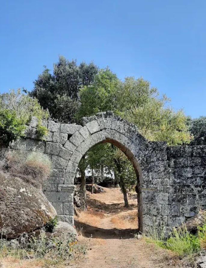 Castelo de Vila do Touro, Portugal